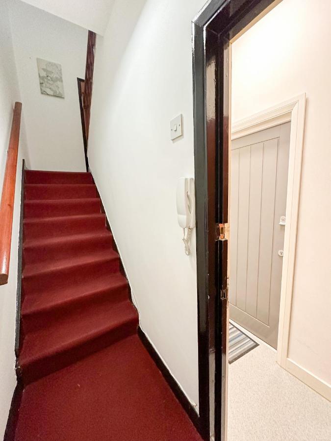 210 Coldharbour Lane Apartment London Bagian luar foto