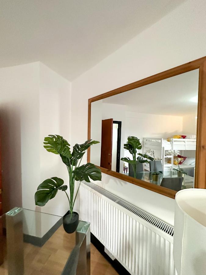 210 Coldharbour Lane Apartment London Bagian luar foto